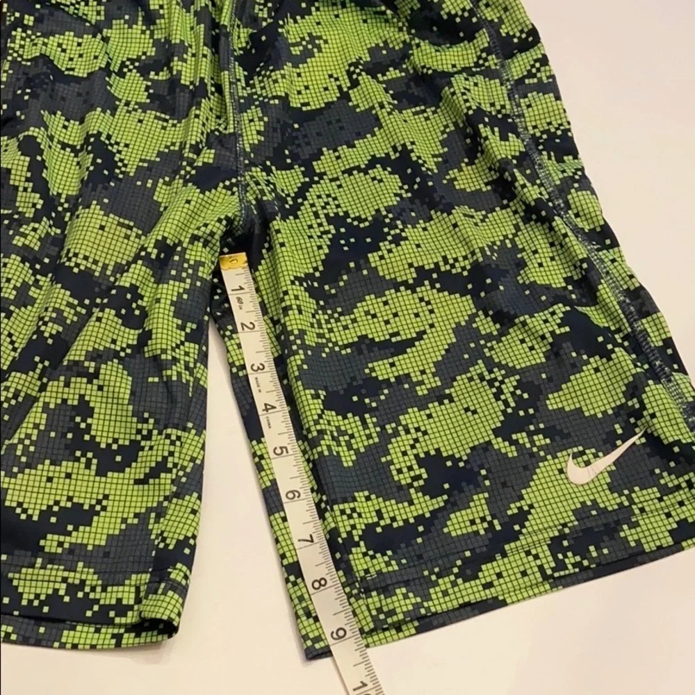 Nike Dri-Fit Shorts Green and Black Size Boys M